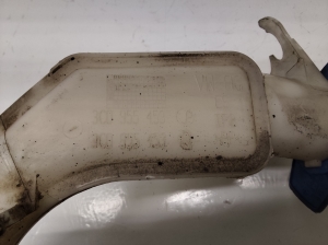 Volkswagen Passat B6 (2005–2010) Front windshield washer reservoir and its parts 3C0955453 - 6
