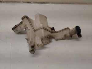 Volkswagen Passat B6 (2005–2010) Front windshield washer reservoir and its parts 3C0955453 - 7