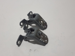 Front door top hinge - 804016RA0A