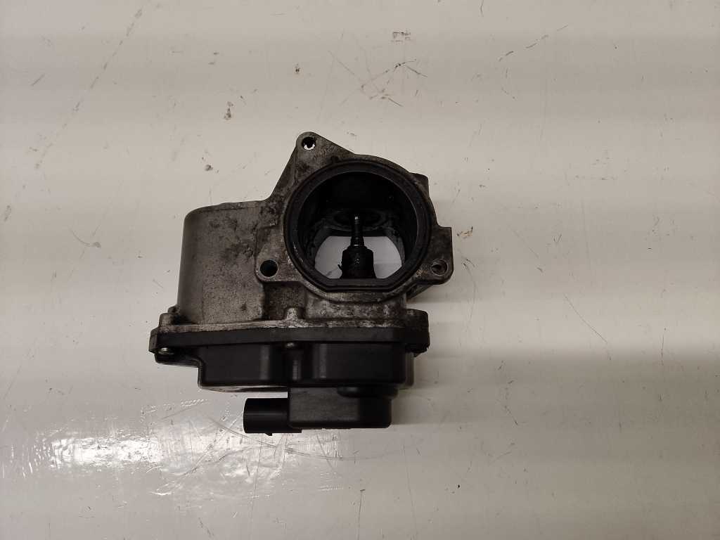 Volkswagen Passat B6 (2005–2010) EGR-klapp 03L131501K Volkswagen Passat B6 (2005–2010) EGR-klapp 03L131501K