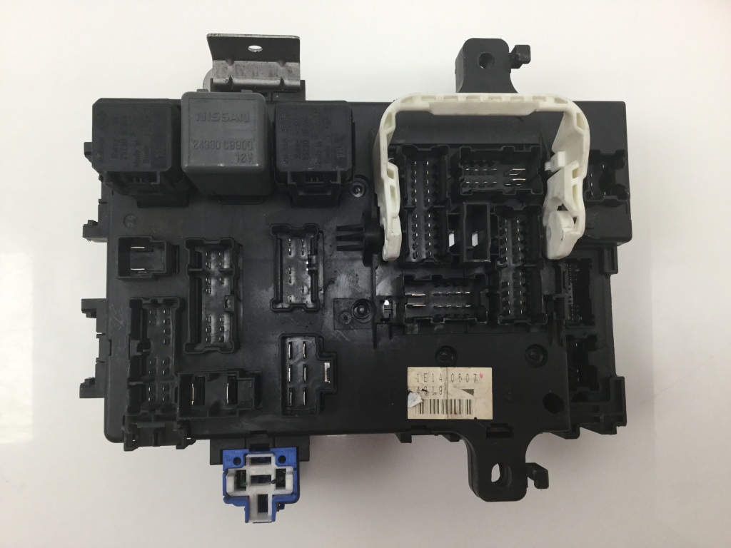 NISSAN Terrano R20 (1996–2007) Boîtier de fusibles habitacle 5WK48540 NISSAN Terrano R20 (1996–2007) Boîtier de fusibles habitacle 5WK48540