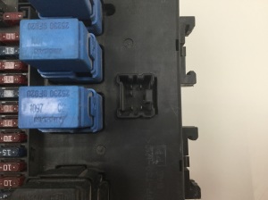 NISSAN Terrano R20 (1996–2007) Boîtier de fusibles habitacle 5WK48540 - 3