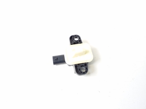 Mercedes Benz CLA-Class W117 (2013–2019) Turvapadja andur A1668210351 - 3