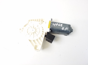   Fensterhebermotor vorne  - A2078200642 