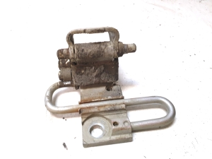Skoda Superb (2001–2008) Front door lower hinge 4B0831412 - 4