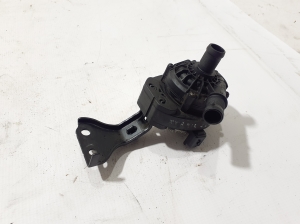 Tsirkulatsioonipump - 215806RU5A