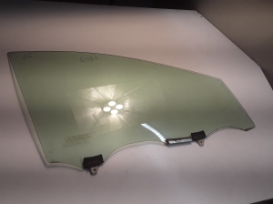 TOYOTA Prius W20 (2003–2011) Priekšējo durvju stikls 6810147050 - 2