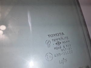 TOYOTA Prius W20 (2003–2011) Aizmugurējo sānu durvju stikls 6810447040 - 2