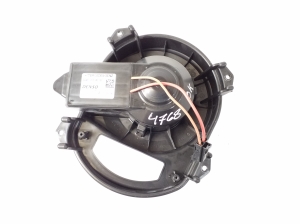 Mercedes Benz CLA-Class W117 (2013–2019) Salongi puhuri mootor A2469064300 - 4