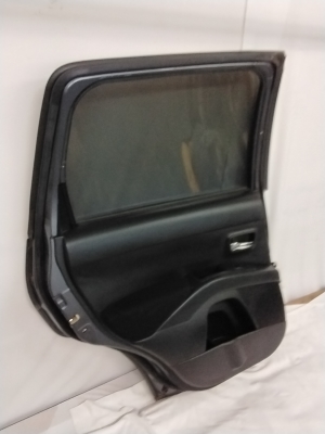 Citroen C-Crosser (2007–2013) Tagumised küljeuksed ja nende osad 9011A0 - 7