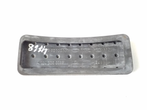 Mercedes Benz CLA-Class W117 (2013–2019) Gaasipedaali muu osa A1643000082 - 2