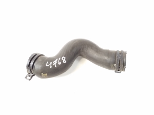Mercedes Benz CLA-Class W117 (2013–2019) Jahutusradiaatori voolik A2465010482 - 2
