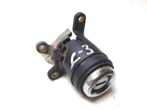 AUDI 100 C3 (1982–1990) Barillet de serrure de hayon 893862055 - 3