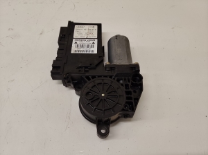 Fensterhebermotor vorne - 8E1959801B
