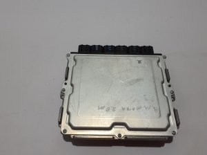 Porsche Panamera 971 (2016–2026) Engine control unit 06M907309C - 2