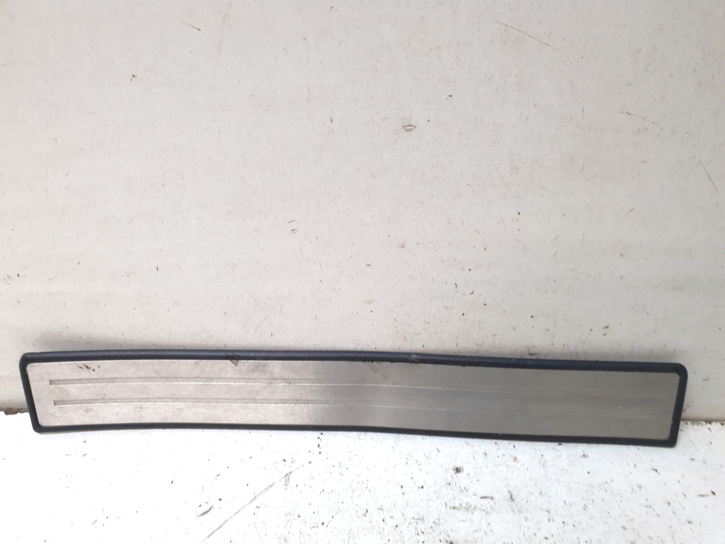 Skoda Superb (2001–2008) Inner sill trim 3U0853557J Skoda Superb (2001–2008) Inner sill trim 3U0853557J