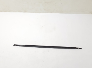 VOLVO V60 (2018–2026) Esiukse klaasi välimine liist 32274392 - 3