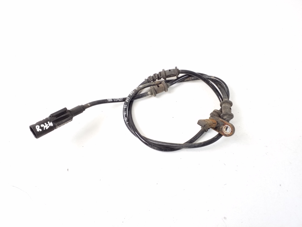 Mercedes Benz CLA-Class W117 (2013–2019) ABS-Sensor vorne A2465402510 Mercedes Benz CLA-Class W117 (2013–2019) ABS-Sensor vorne A2465402510