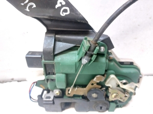 Skoda Superb (2001–2008) Rear side door lock - 4
