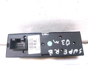 Skoda Superb (2001–2008) Front door glass switch 1J4959857C - 2