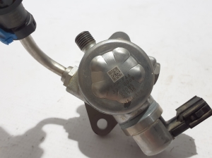 VOLVO V60 (2018–2026) Kütusepump 32140068 - 2