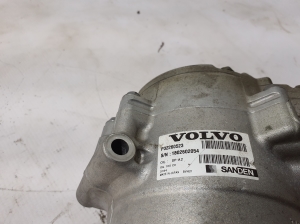 A/C compressor - 32260523