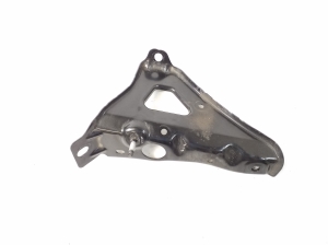 Mercedes Benz CLA-Class W117 (2013–2019) Muu kinnitus A2466200514 - 2