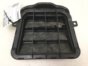 Rear fender vent grille - 8K0819181B