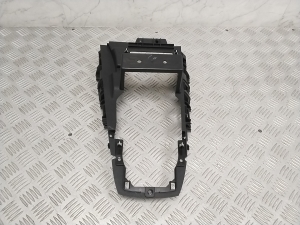   Salongi konsooli muu osa  - 689225SH0A 