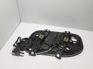 VOLVO V60 (2018–2026) Front door window regulator 31462704 - 3