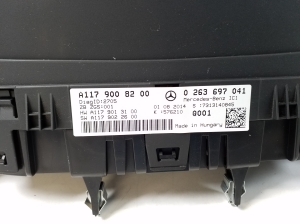 Mercedes Benz CLA-Class W117 (2013–2019) Näidikuplokk A1179008200 - 2