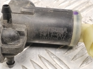 NISSAN Leaf II (2017–2026) Front windshield washer pump EW17002 - 4