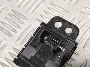 NISSAN Leaf II (2017–2026) Parking system switch - 2