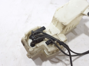 VOLVO V60 (2018–2026) Front washer fluid reservoir 30747576 - 3