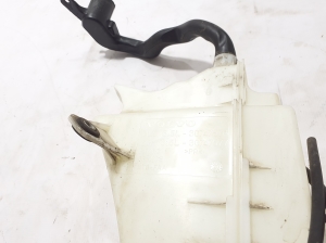 VOLVO V60 (2018–2026) Front washer fluid reservoir 30747576 - 4