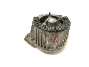 Mercedes Benz E-Class W212 (2009–2015) Engine mount A2042402317 - 3