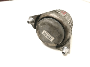 Mercedes Benz E-Class W212 (2009–2015) Engine mount A2042402317 - 4