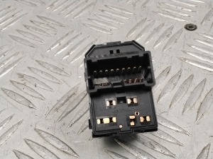 NISSAN Leaf II (2017–2026) Mirror control switch - 3