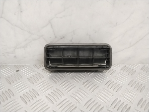   Rear fender vent grille  - 8200213712 