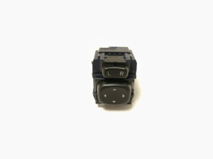 Mirror control switch