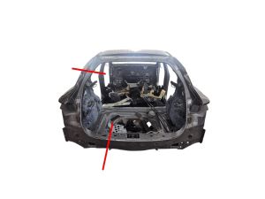Infiniti Q30 (2015–2018) Aizmugurējais spārns un tā detaļas - 2