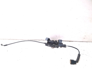 Hyundai Santa Fe (2012–2018) Hood latch - 3