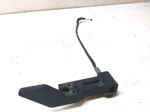 Hood release handle on the hood - 656225059R