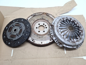   Clutch and its parts  - 9801139380 