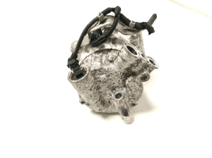 Opel Astra K (2015–2021) Konditsioneeri kompressor 39034464 - 3