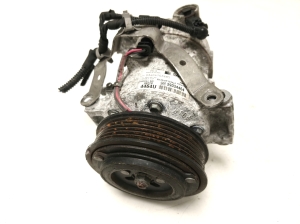 Opel Astra K (2015–2021) Konditsioneeri kompressor 39034464 - 4