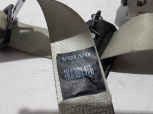 VOLVO XC60 (2017–2026) Front seat belt 32149083 - 4