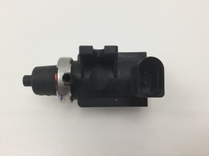 Volkswagen Passat B5 (1997–2005) Magnetventil 1J0906627 - 2