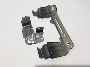   Halter Kotflügel vorne  - 4M8821431 