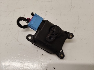 AUDI A6 C5 (1997–2005) Heater flap actuator 4B1820511M - 3